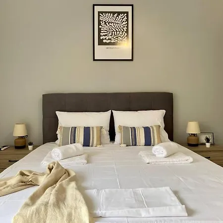 Cozy & Sunny Apartment, Near The '11' Appartamento *