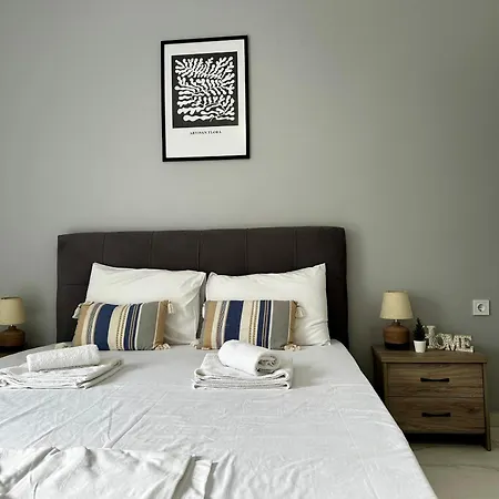Cozy & Sunny Apartment, Near The '11' Kos By