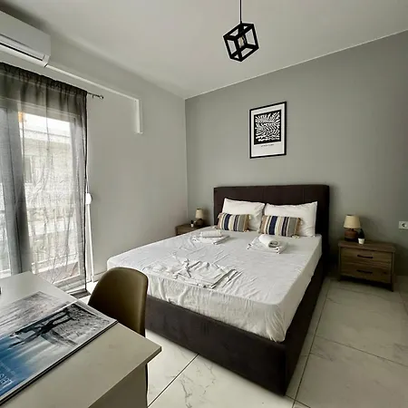 Cozy In Town, Close To The Sea - El Greco No 11