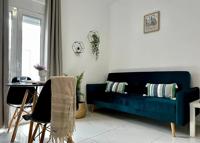 Appartement Cozy In Town, Close To The Sea - No 11 *