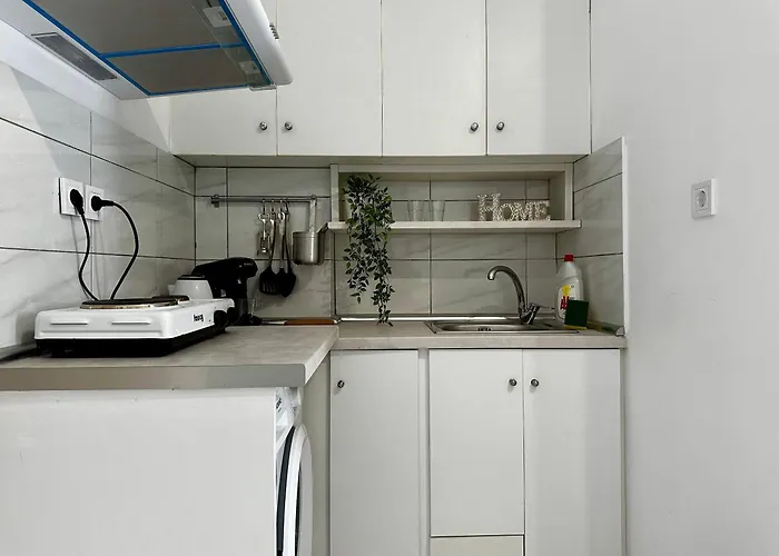 Cozy In Town, Close To The Sea - No 11 * コス・タウン