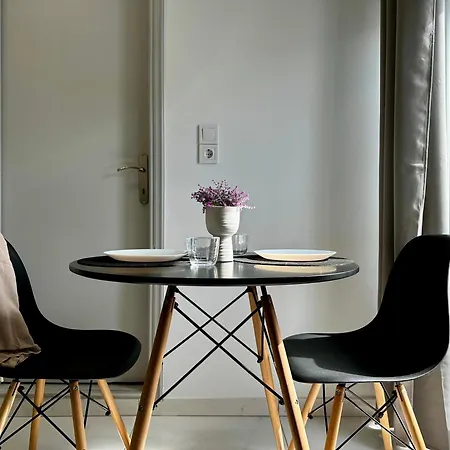 Cozy In Town, Close To The Sea - No 11