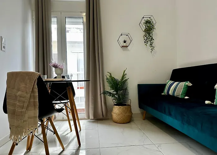 Apartment Cozy In Town, Close To The Sea - No 11 *